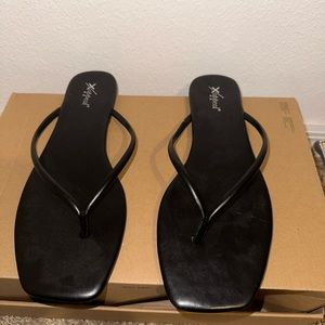 Black Square Toe Flip Flops